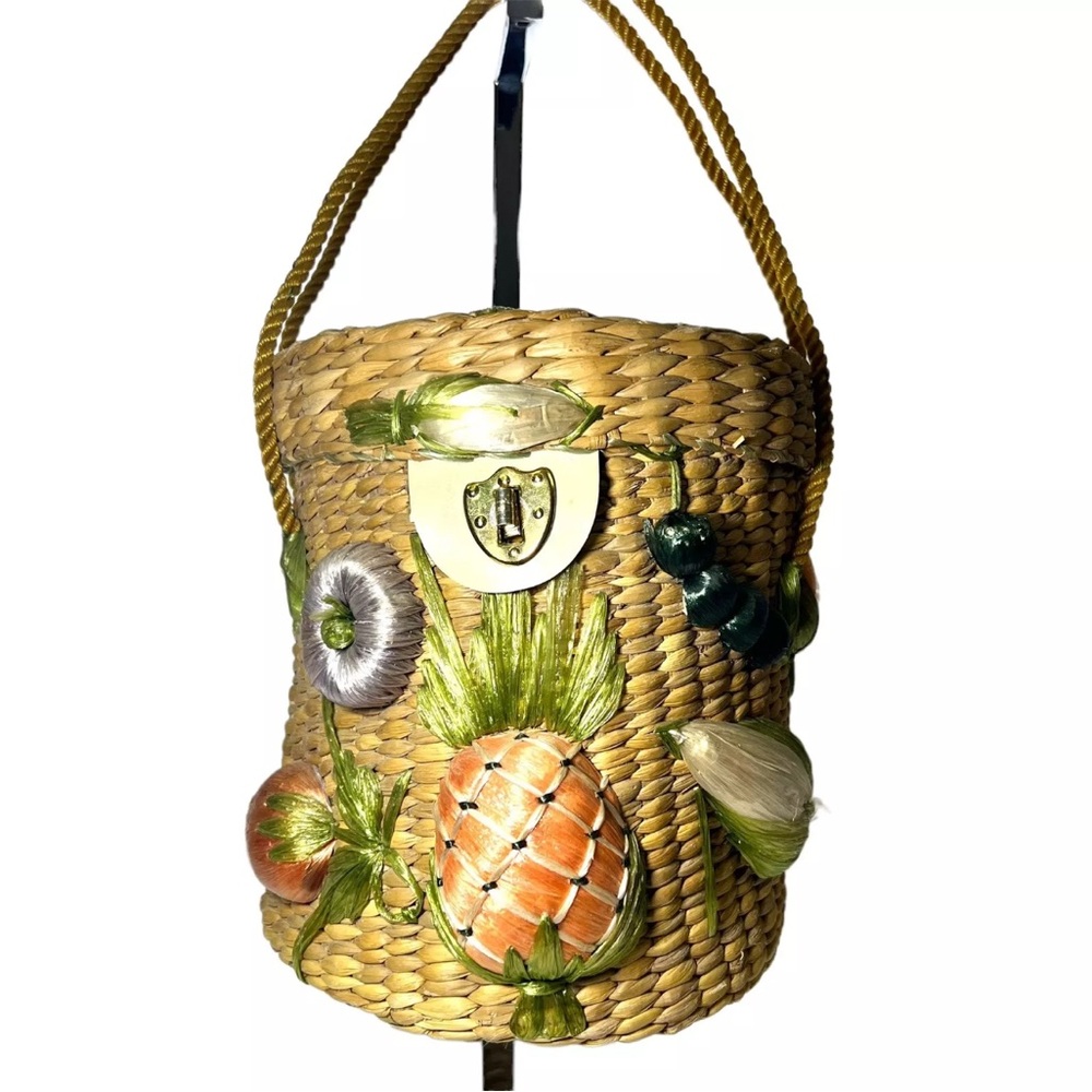 Vintage 40s Straw Fruit Vegetable Round Straw Handbag Philipines Straw Market